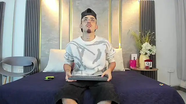 Snapshot of NikoStone_ chatting on 06/16/26, 04:26 NikoStone online show from 06/16/26, 04:26