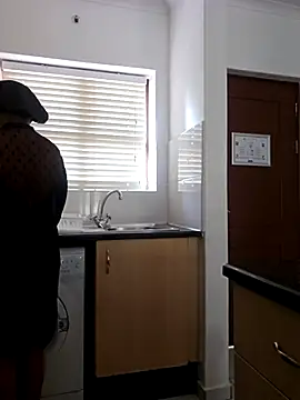 Snapshot of trickyOne chatting on 10/27/25, 12:20 trickyOne online show from 10/27/25, 12:20