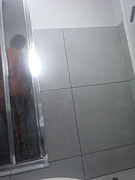 Snapshot of trickyOne chatting on 11/26/25, 11:22 trickyOne online show from 11/26/25, 11:22