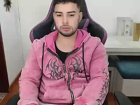 Snapshot of baby_mateo chatting on 12/05/25, 08:16 baby mateo online show from 12/05/25, 08:16