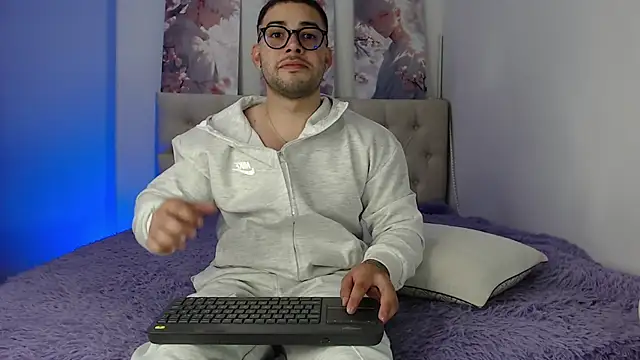 baby mateo online show from 05/06/26, 02:29