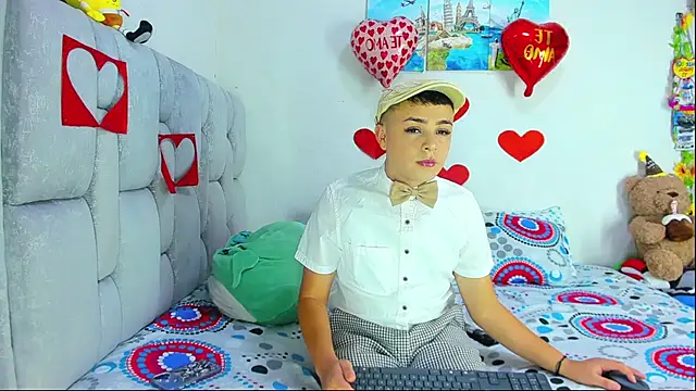 christopher Hot online show from 02/16/26, 07:21