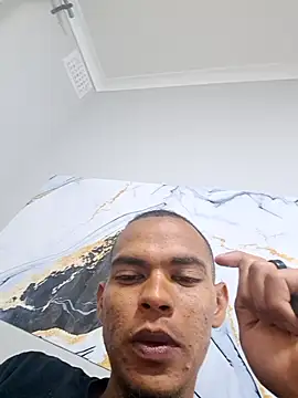 Snapshot of LuciousLyon chatting on 11/05/25, 09:04 LuciousLyon online show from 11/05/25, 09:04