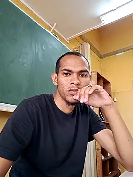 Snapshot of LuciousLyon chatting on 03/20/26, 09:25 LuciousLyon online show from 03/20/26, 09:25