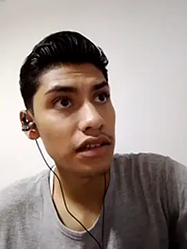 Snapshot of aispuro8505 chatting on 12/01/25, 06:40 aispuro8505 online show from 12/01/25, 06:40