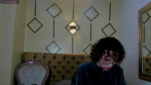 Snapshot of Aaron_Fordd chatting on 09/18/25, 01:13 Aaron Fordd online show from 09/18/25, 01:13