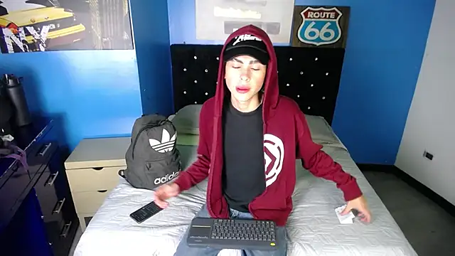 Snapshot of Aaron_Fordd chatting on 10/17/25, 05:59 Aaron Fordd online show from 10/17/25, 05:59