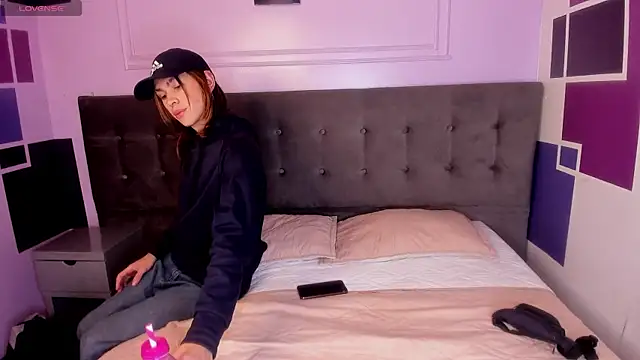 Snapshot of Aaron_Fordd chatting on 10/28/25, 05:37 Aaron Fordd online show from 10/28/25, 05:37