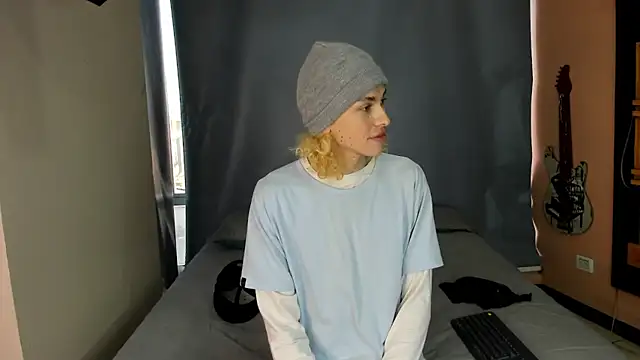 Snapshot of Aaron_Fordd chatting on 11/21/25, 11:20 Aaron Fordd online show from 11/21/25, 11:20