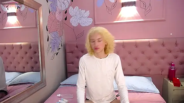 Snapshot of Aaron_Fordd chatting on 11/23/25, 01:33 Aaron Fordd online show from 11/23/25, 01:33