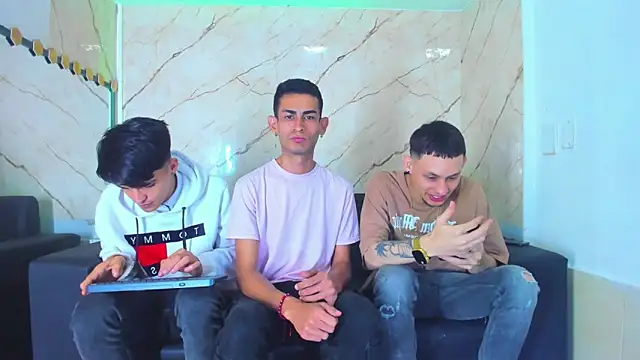 Golldens Dreamss online show from 11/28/25, 12:08