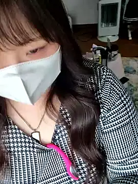 Snapshot of AYA_dayo chatting on 12/19/25, 12:39 AYA dayo online show from 12/19/25, 12:39