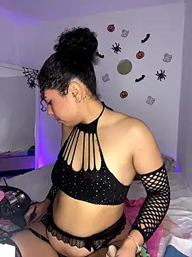 ViolettaMiller  online show from 10/31/25, 01:12