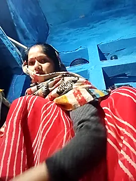 Snapshot of Jooli_xx chatting on 11/14/25, 12:31 Jooli xx online show from 11/14/25, 12:31