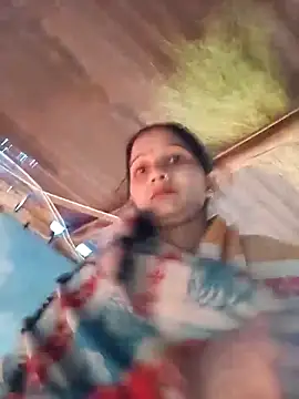 Snapshot of Jooli_xx chatting on 11/21/25, 02:32 Jooli xx online show from 11/21/25, 02:32