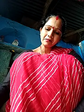 Snapshot of Jooli_xx chatting on 12/15/25, 05:34 Jooli xx online show from 12/15/25, 05:34