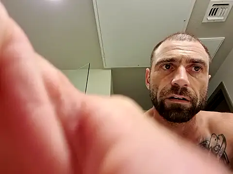 Snapshot of funren6996 chatting on 10/03/25, 06:43 funren6996 online show from 10/03/25, 06:43