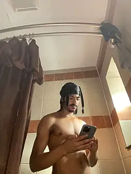 TRILLAHUNG online show from 10/01/25, 02:45