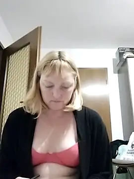 LiluLiluLilu online show from 09/23/25, 08:23