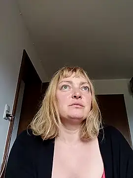 LiluLiluLilu online show from 09/25/25, 07:56