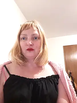 LiluLiluLilu online show from 11/03/25, 06:20