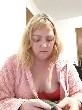 LiluLiluLilu online show from 11/06/25, 05:58