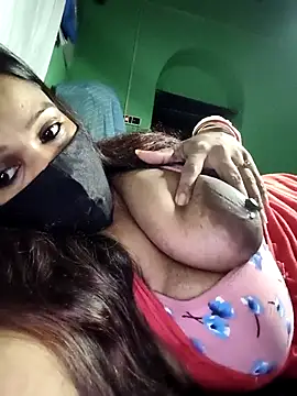 Snapshot of V-hot-swiet chatting on 10/05/25, 11:13 V-hot-swiet online show from 10/05/25, 11:13