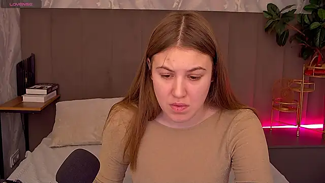 MelanieHenders online show from 12/04/25, 05:39