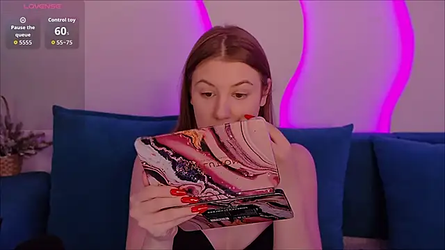 MelanieHenders online show from 12/20/25, 05:47