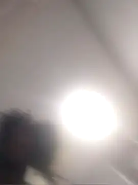 Snapshot of Louise_Mattos chatting on 11/21/25, 07:23 Louise Mattos online show from 11/21/25, 07:23