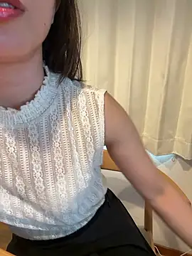 Snapshot of siichan-ta chatting on 09/11/25, 01:28 siichan-ta online show from 09/11/25, 01:28