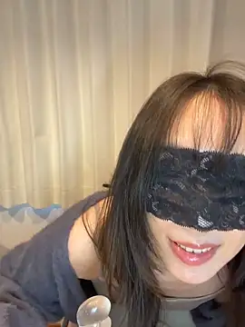 Snapshot of siichan-ta chatting on 03/10/26, 01:43 siichan-ta online show from 03/10/26, 01:43