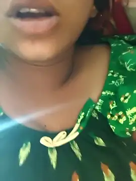 Snapshot of telugu_roja_099 chatting on 10/05/25, 04:16 telugu roja 099 online show from 10/05/25, 04:16