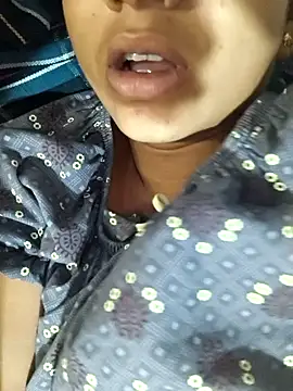 Snapshot of telugu_roja_099 chatting on 10/18/25, 04:37 telugu roja 099 online show from 10/18/25, 04:37