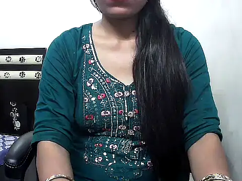 Snapshot of Lalita_thakur chatting on 10/04/25, 03:32 Lalita thakur online show from 10/04/25, 03:32
