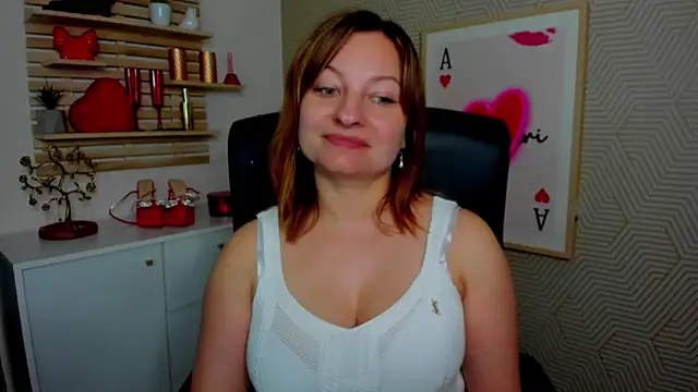 Snapshot of angelaSamt chatting on 05/05/26, 05:26 angelaSamt online show from 05/05/26, 05:26