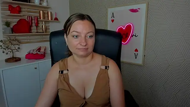 Snapshot of angelaSamt chatting on 06/25/26, 05:34 angelaSamt online show from 06/25/26, 05:34