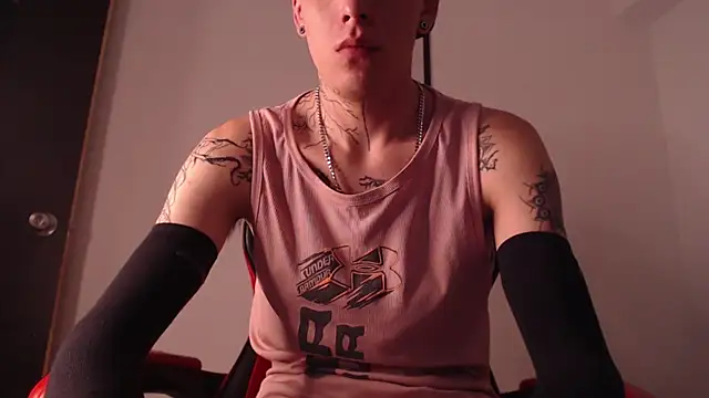 Anhonymus  online show from 09/19/25, 03:52