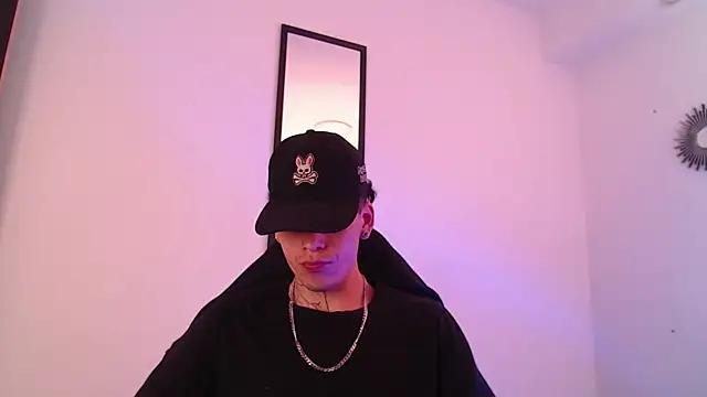 Anhonymus  online show from 09/25/25, 03:43