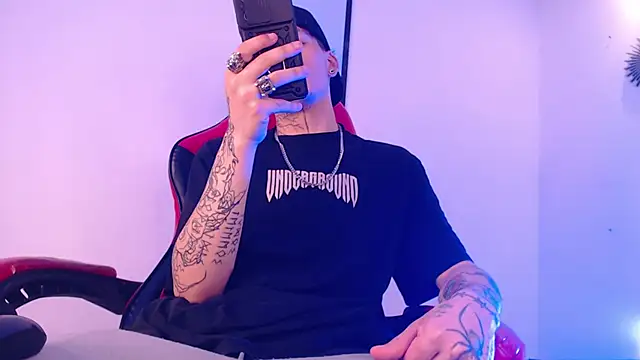 Anhonymus  online show from 09/28/25, 04:18