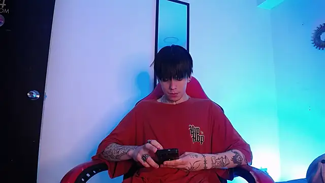 Anhonymus  online show from 11/11/25, 03:39