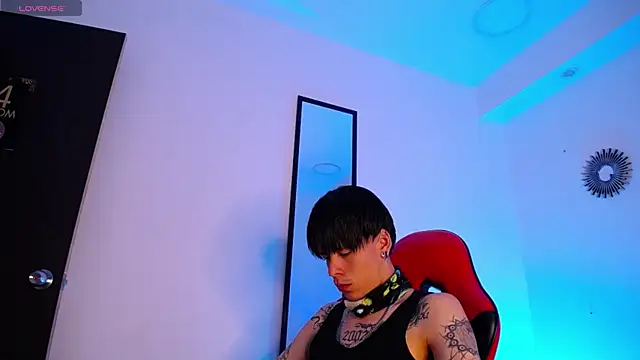 Anhonymus  online show from 11/13/25, 03:38