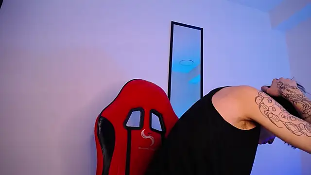 Anhonymus  online show from 11/21/25, 04:55