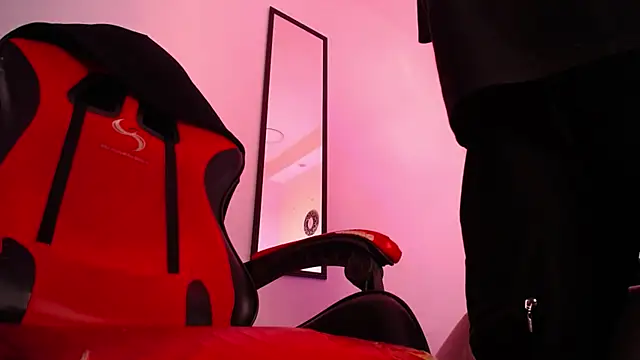 Anhonymus  online show from 12/16/25, 04:28