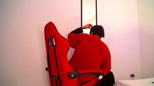 Anhonymus  online show from 12/17/25, 02:50