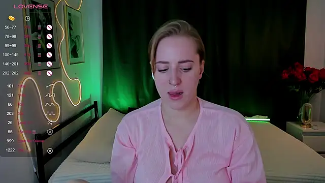 Alice Cire online show from 12/03/25, 02:04