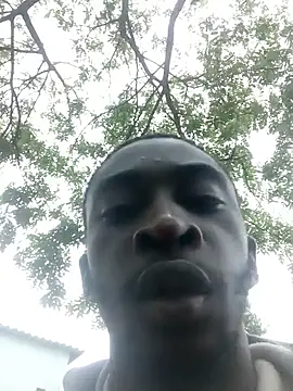 Snapshot of kadassy chatting on 11/18/25, 09:36 kadassy online show from 11/18/25, 09:36