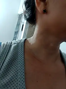 Snapshot of Amanda39 chatting on 04/17/26, 10:46 Amanda39 online show from 04/17/26, 10:46
