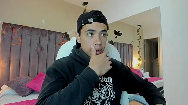 Muscle Scott online show from 10/07/25, 12:13