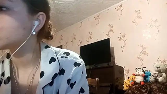 Snapshot of Sophiecuttie chatting on 09/20/25, 01:12 Sophiecuttie online show from 09/20/25, 01:12